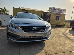 Hyundai Sonata Sport 4dr Sedan (2.4L 4cyl 6A) 2015 Silver