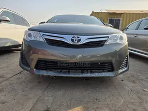 Toyota Camry LE 4dr Sedan (2.5L 4cyl 6A) 2013 Green
