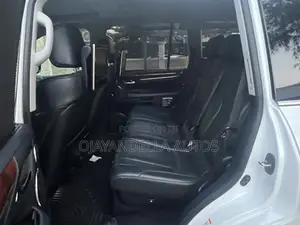 Lexus LX 570 AWD 2016 White