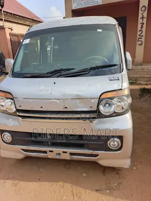 Daihatsu Hijet 2022 White