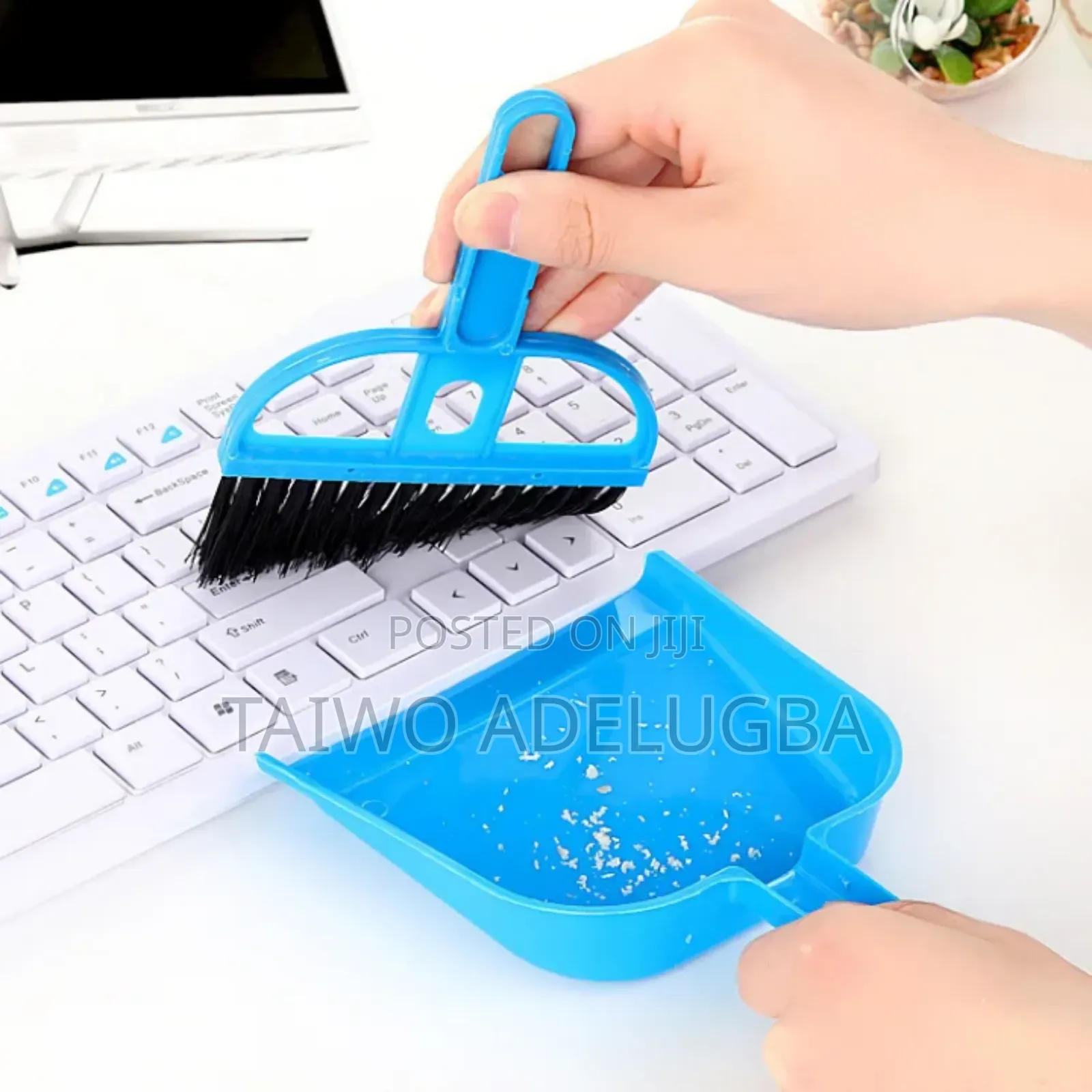 Mini Packer and Brush (Per Dozen)