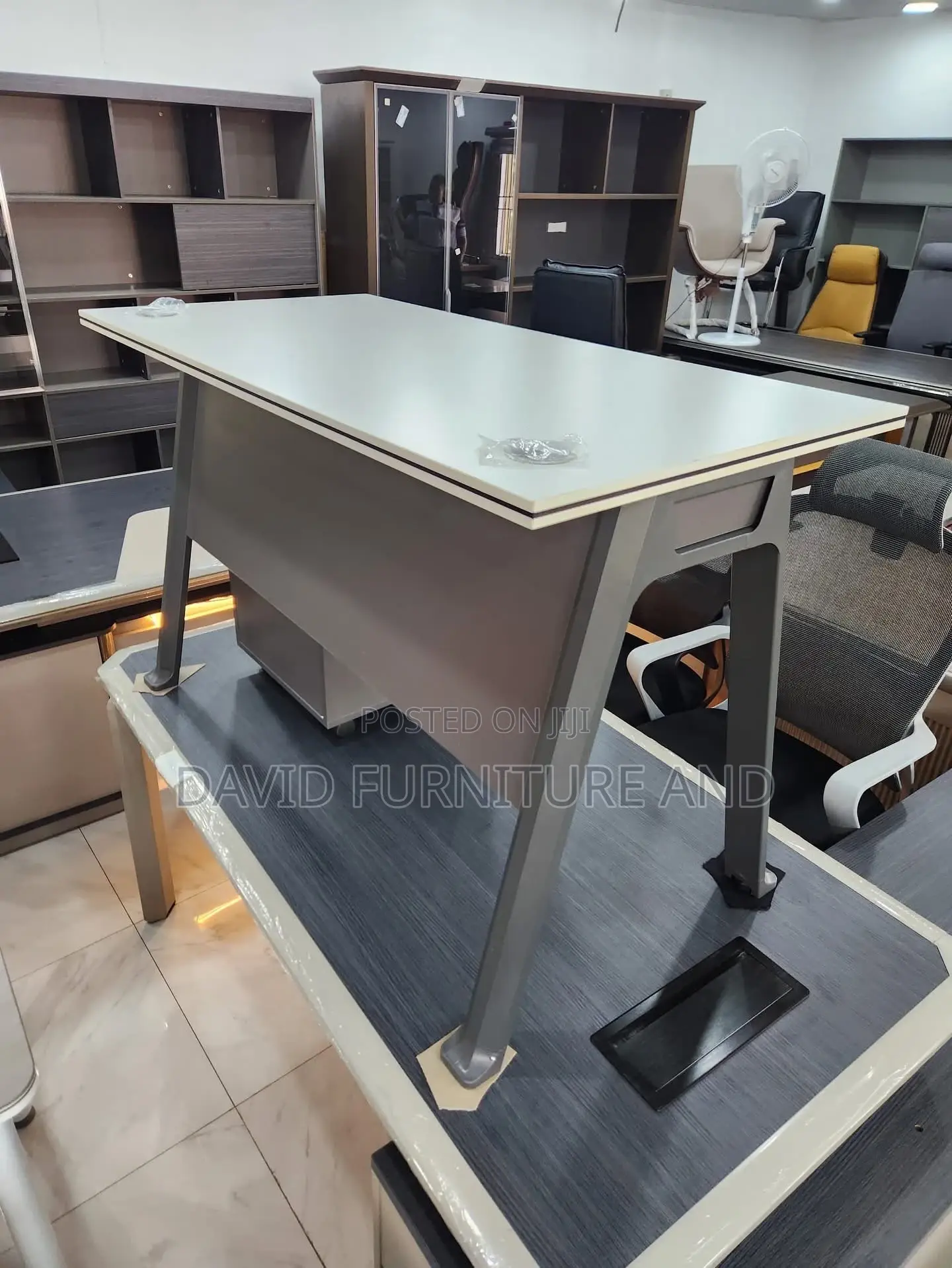 Home/Office Desk (Tr)