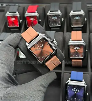 High Quality Luxury Sabr Rubber Strap Wrist-Watch