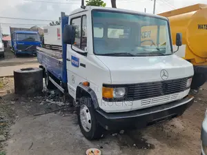 Mercedes Benz 709 Truck (Holland)