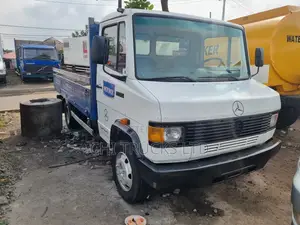 Mercedes Benz 709 Truck (Holland)