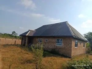 3bdrm Block of Flats in Ibadan for sale