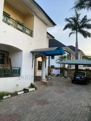 5bdrm Duplex in Zone 5 / Wuse for sale