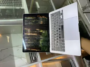 Laptop Apple MacBook Pro 2020 16GB Intel Core i7 SSD 512GB