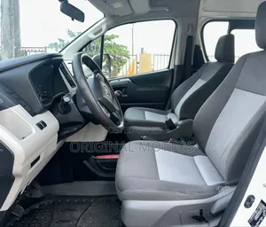 Toyota HiAce 2020 White