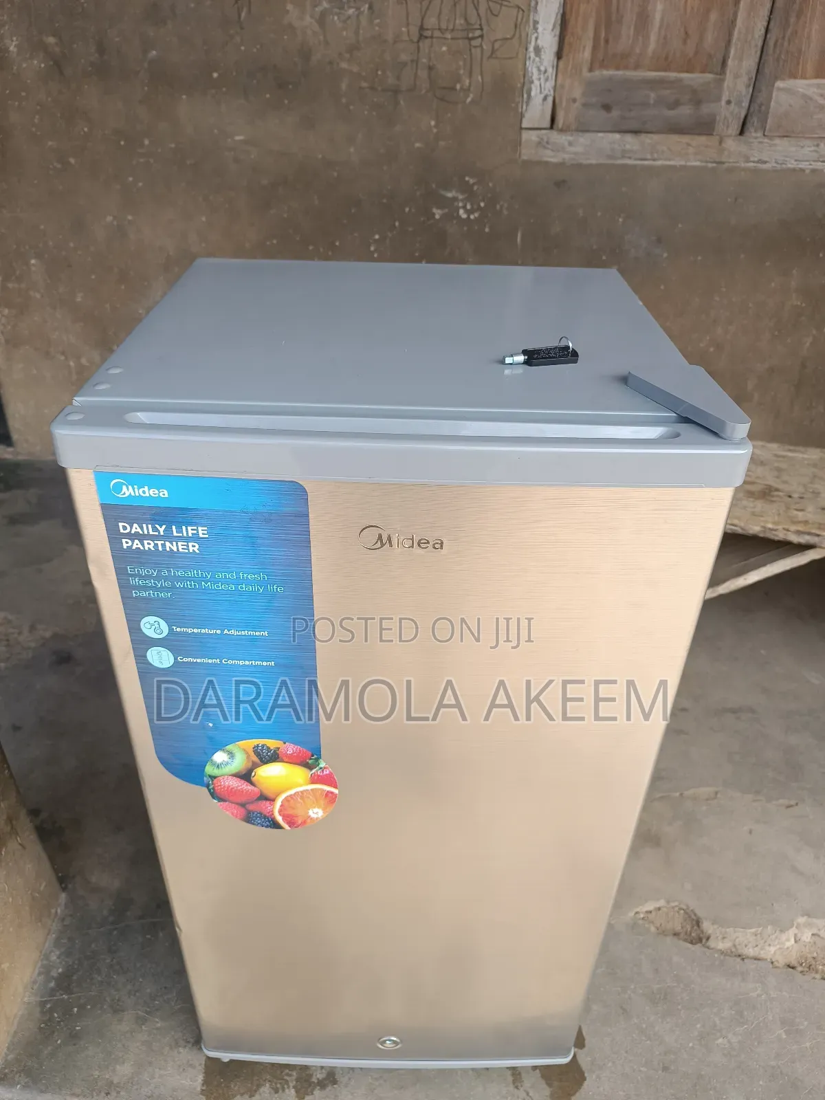 Midea Table Top Refrigerator Hs-112 Model 85l