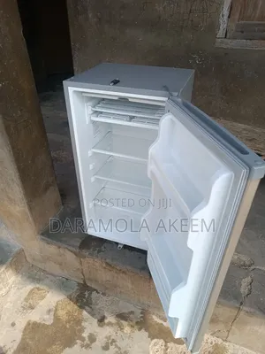 Midea Table Top Refrigerator Hs-112 Model 85l