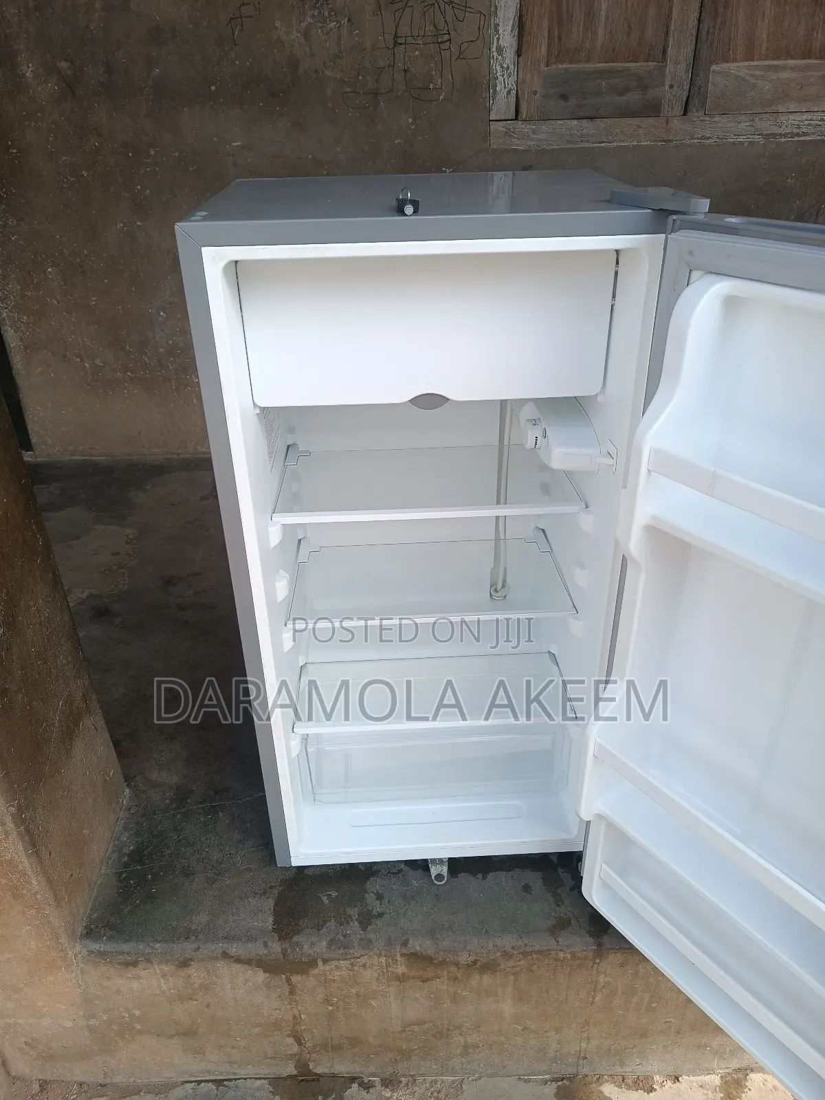 Midea Table Top Refrigerator Hs-112 Model 85l