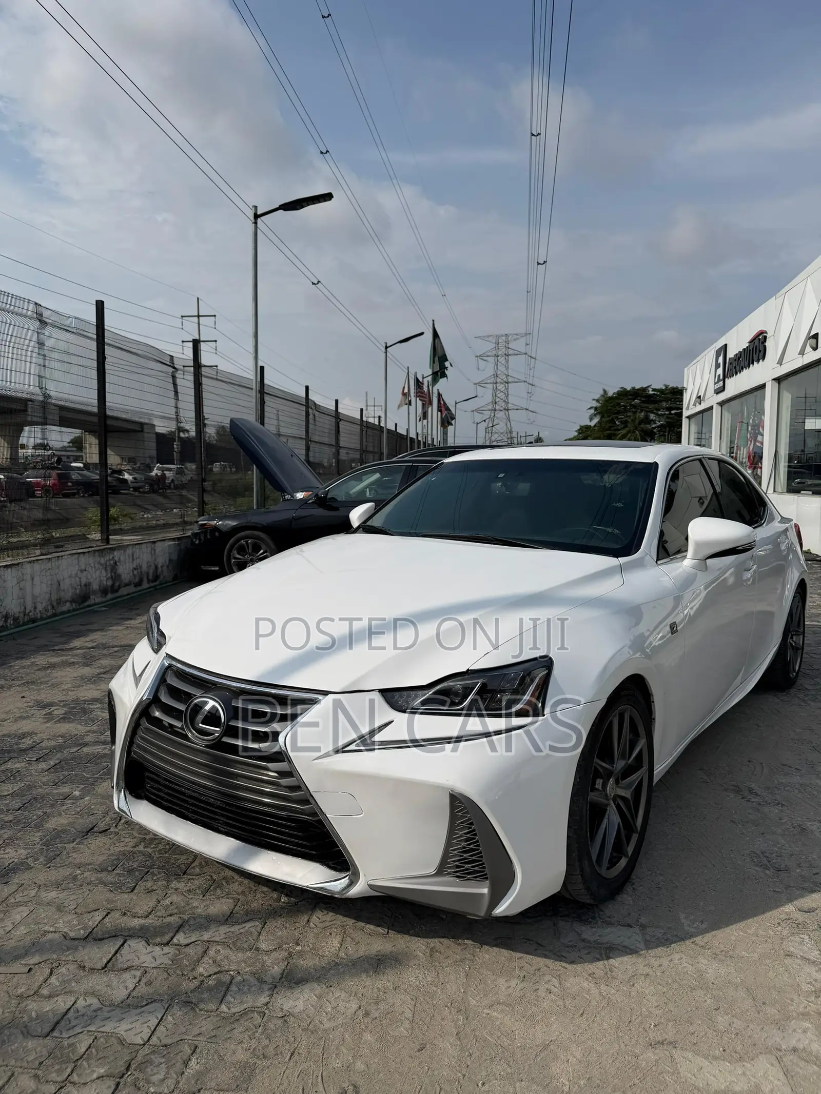 Lexus IS 350 AWD 2019 White