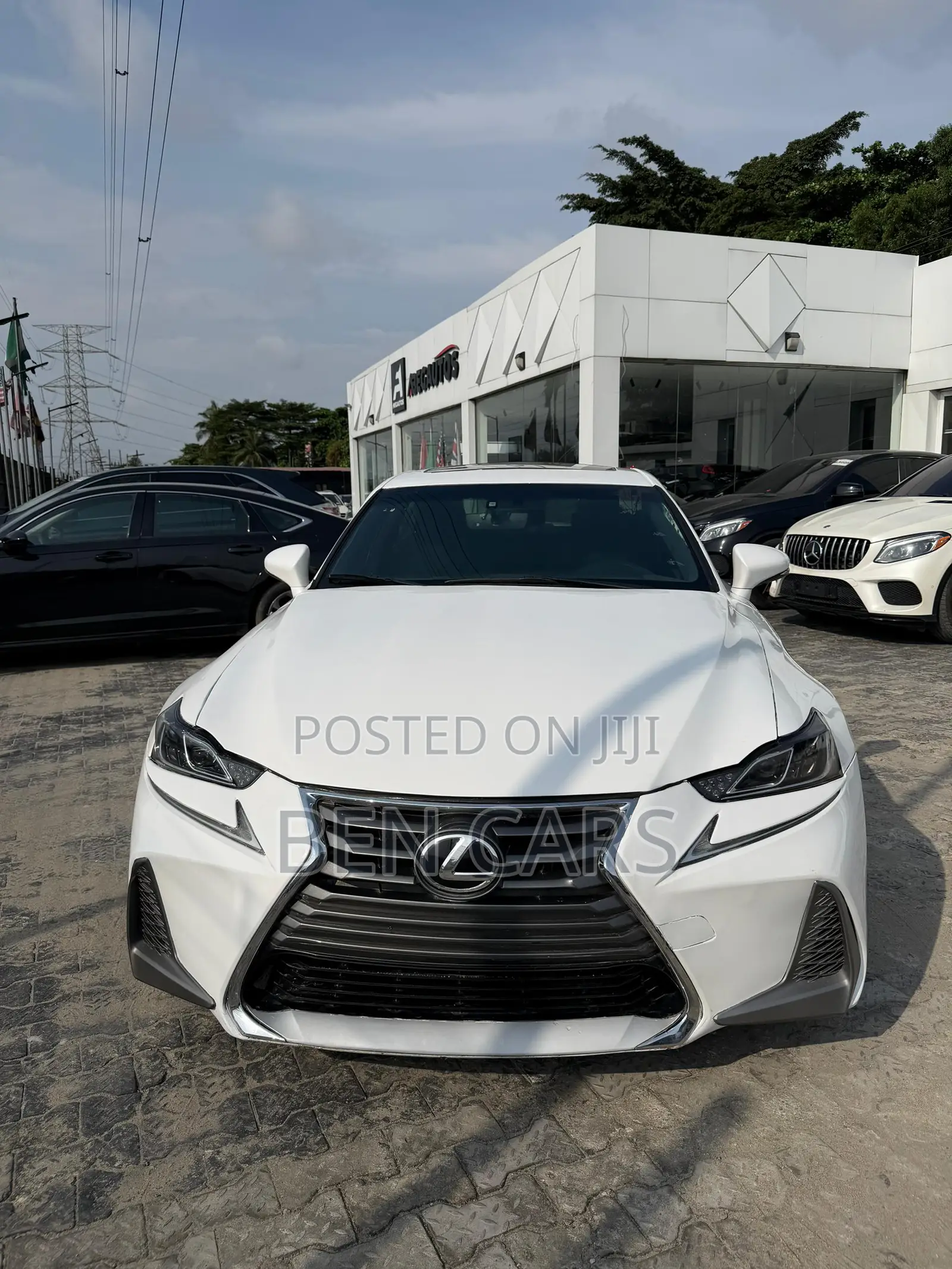 Lexus IS 350 AWD 2019 White