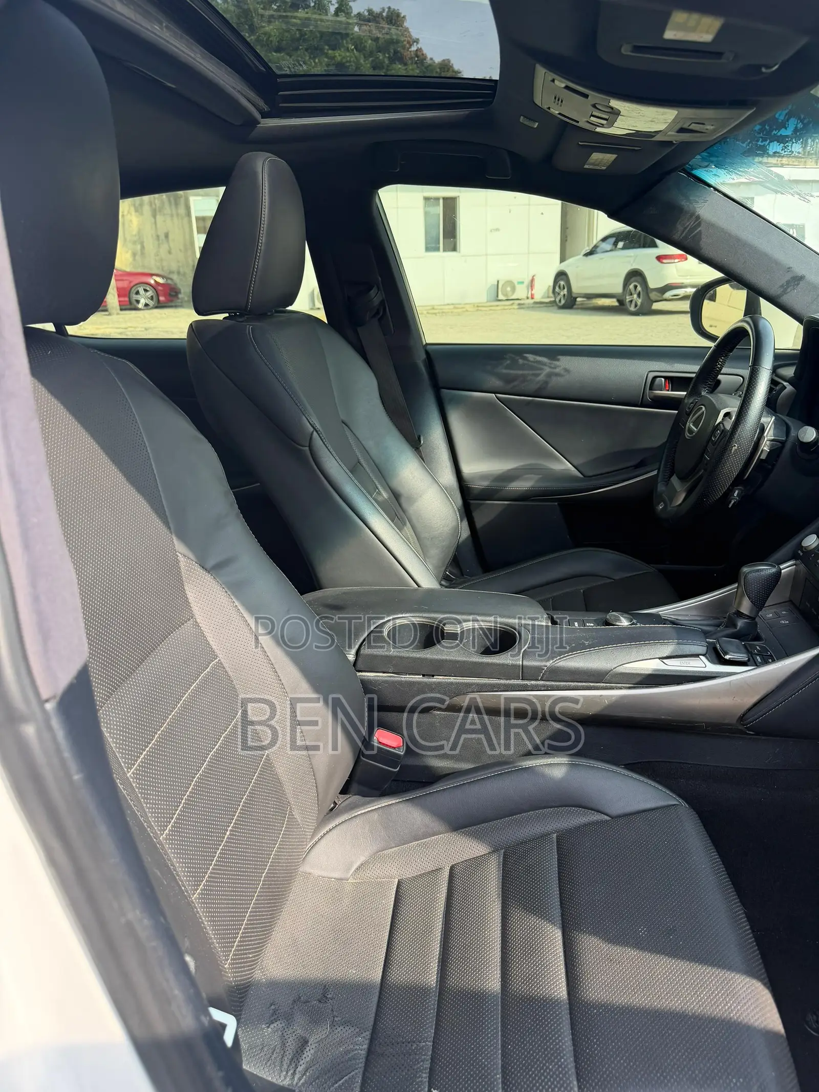 Lexus IS 350 AWD 2019 White
