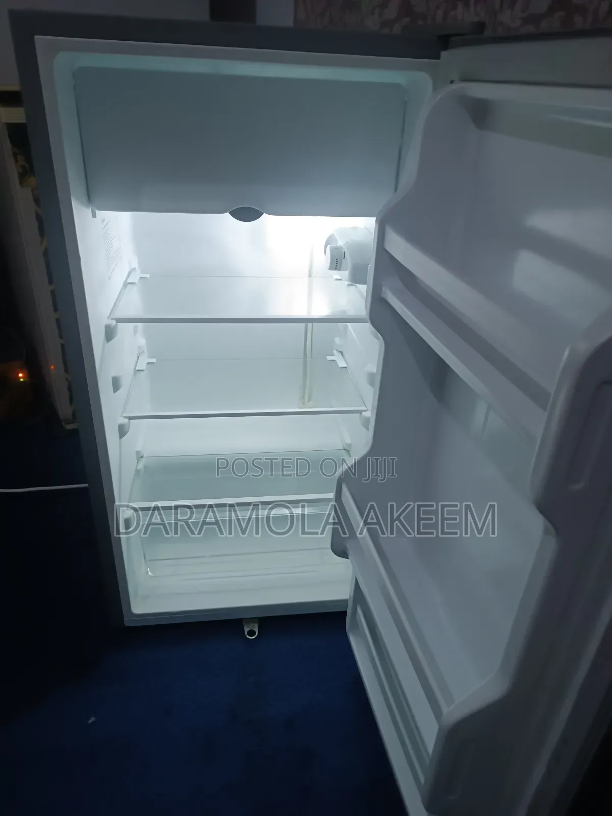 Midea Table Top Refrigerator Hs-112 Model 85l