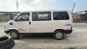 Volkswagen Transporter 1990 White