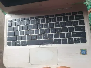 Laptop HP 15 4GB SSHD (Hybrid) 32GB