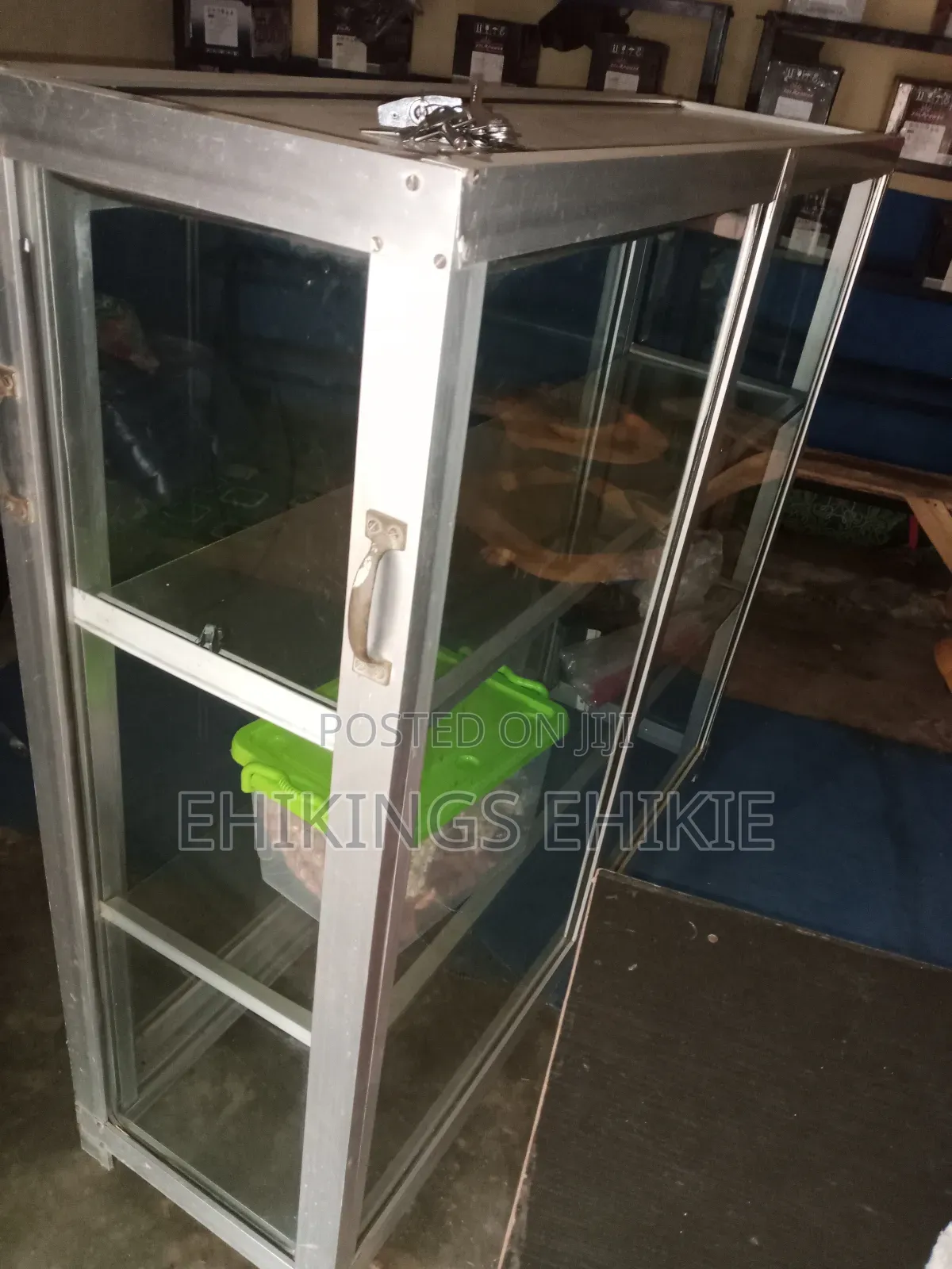 Show Glass