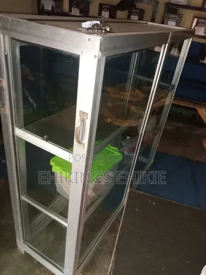 Show Glass