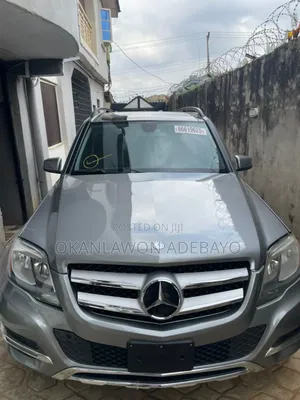 Mercedes-Benz GLK-Class Base GLK 350 4dr AWD 4MATIC (3.5L 6cyl 7A) 2015