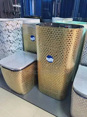 Special Master Gold Color Toilet Seat With Wash Hand Basin