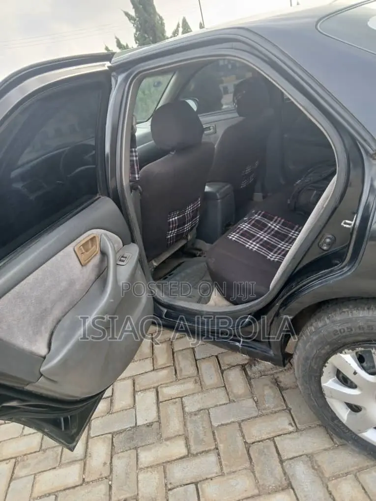 Toyota Camry 2000 Gray