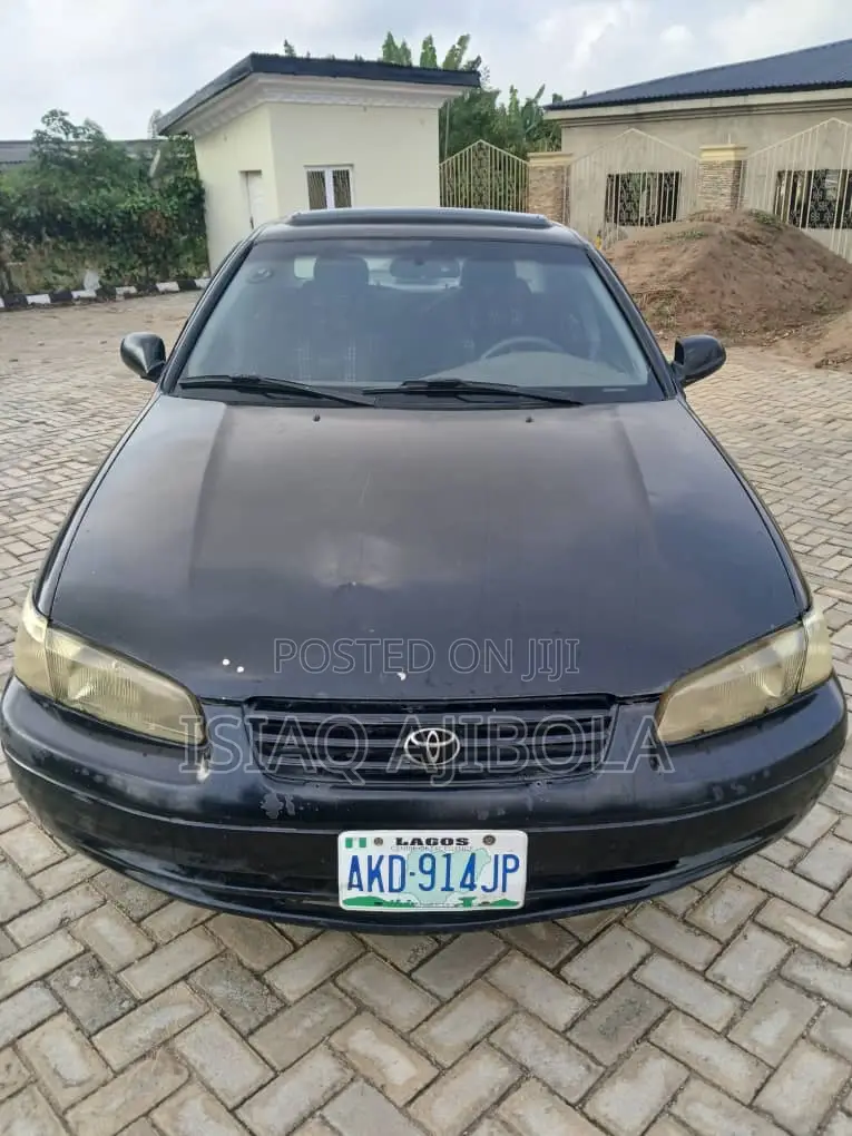 Toyota Camry 2000 Gray