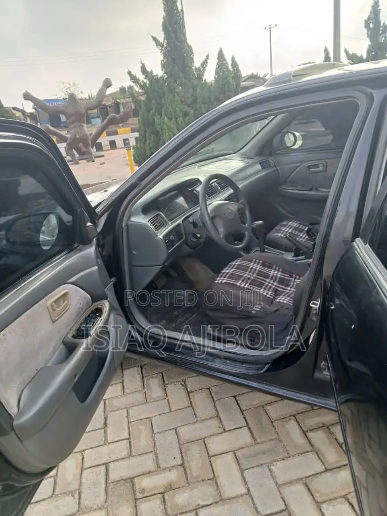Toyota Camry 2000 Gray