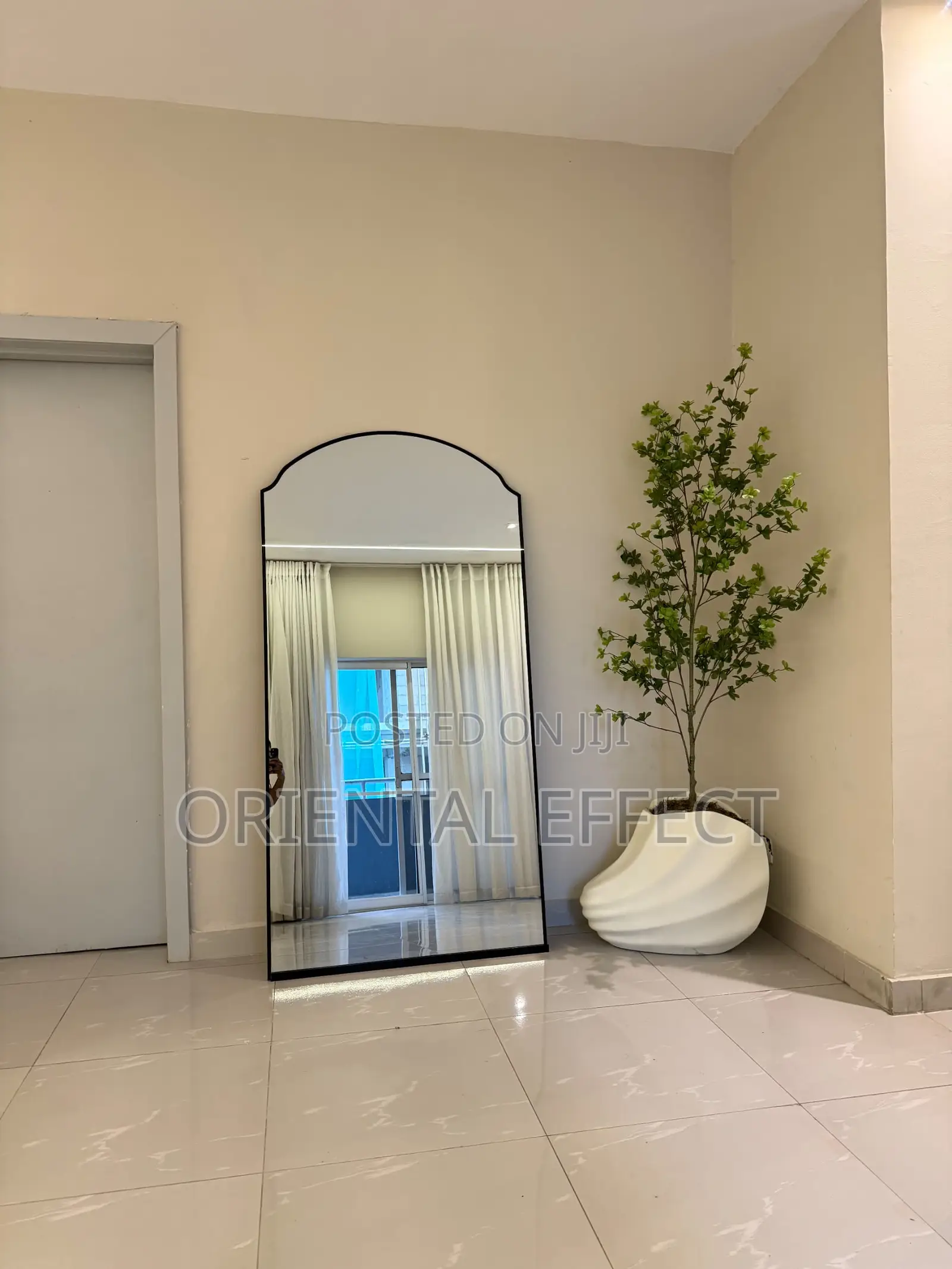 Off-White Seashell Decorative Planter With Artificial Japanese Tree
