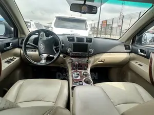 Toyota Highlander 2012 Black