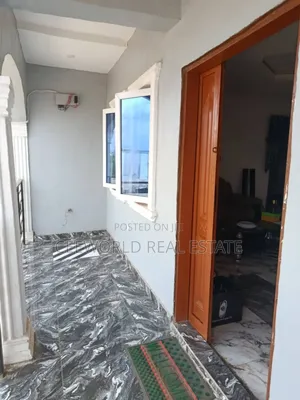 2bdrm Apartment in Ido Ologuneru for rent