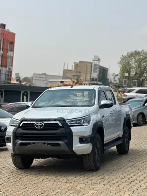New Toyota Hilux 2024 White