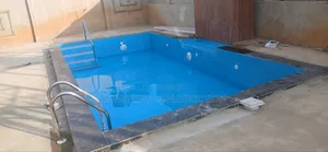 Swimming Pool With Pool Cover