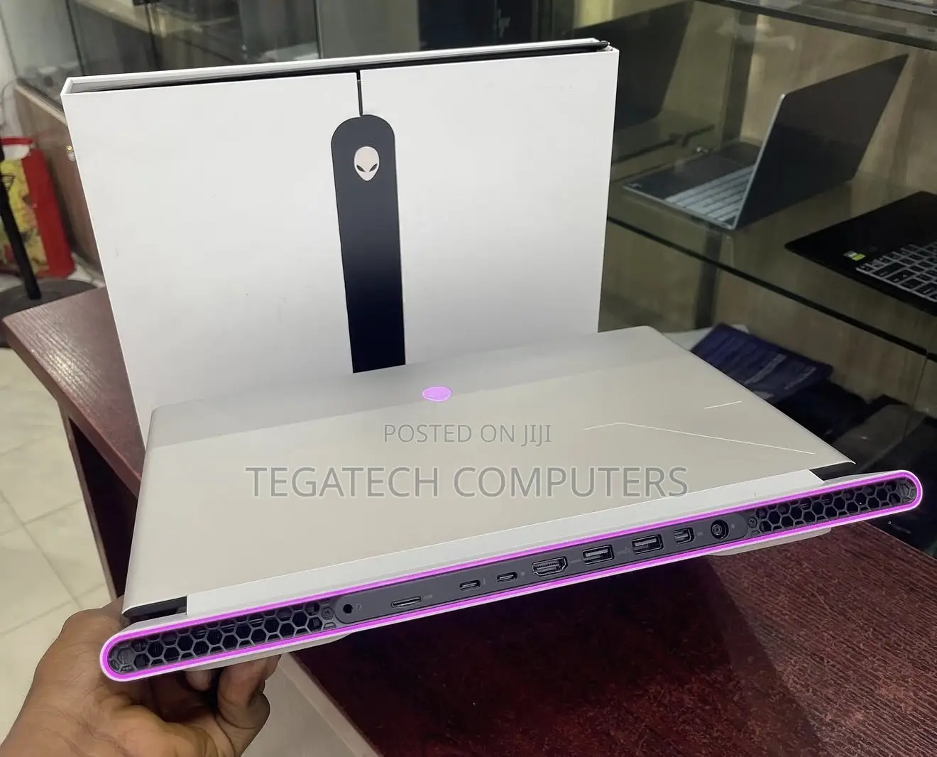 New Laptop Alienware M17x R2 32GB Intel Core i9 SSD 2T