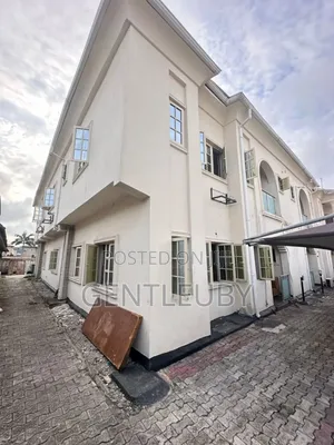 5bdrm Apartment in Admirality, Lekki Phase 1 for rent