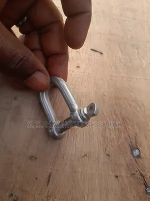 Hot Dip Gavalnized D Shackle ( 8 Mm Thickness)