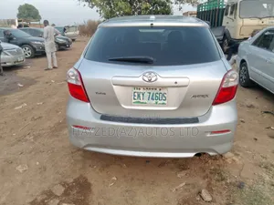Toyota Matrix XRS Hatchback FWD (2.4L 4cyl 5A) 2010 Silver