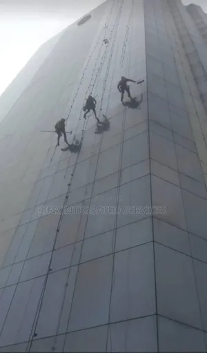 High Rise Building Facade Cleaning Pro