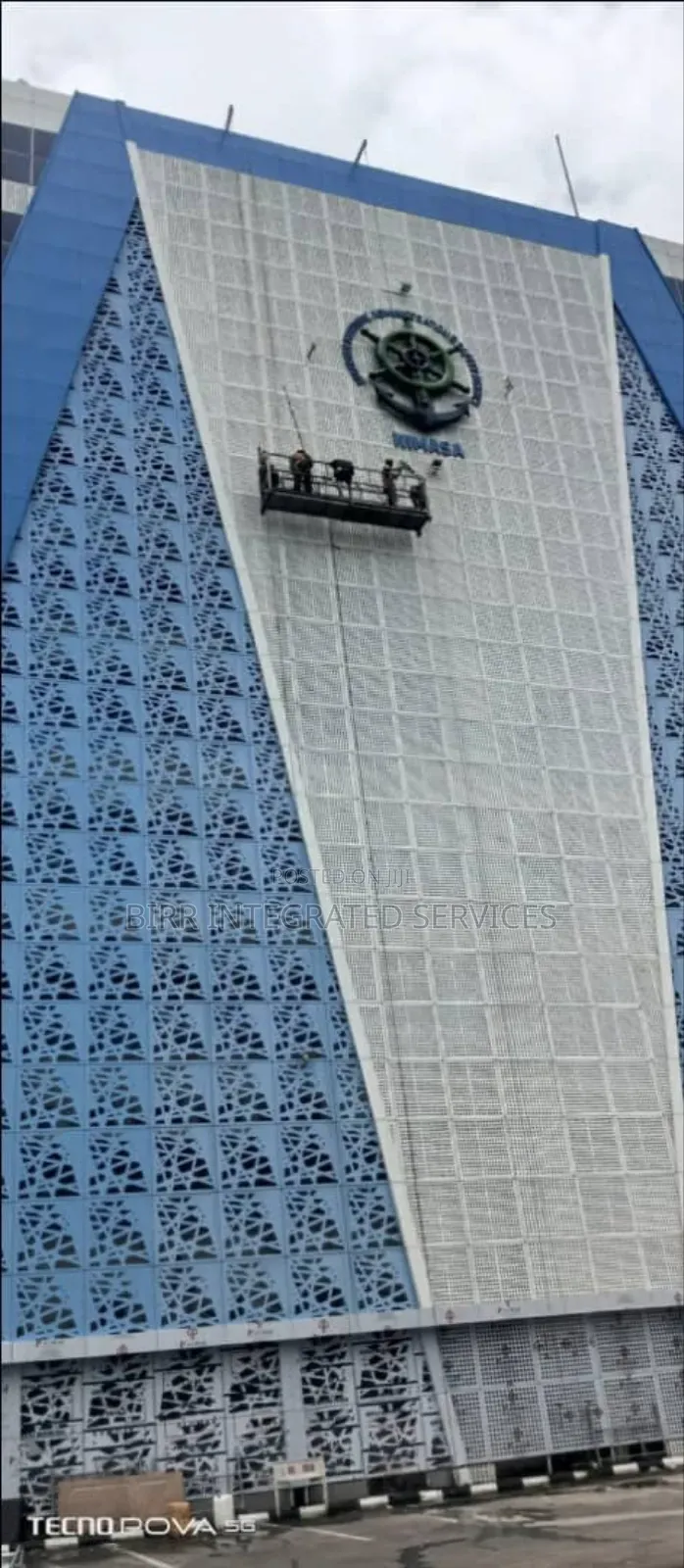 High Rise Building Facade Cleaning Pro