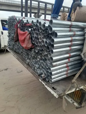 Hot Dip Gavalnized Pipes ( 2 Mm Thickness by 1'/2" )