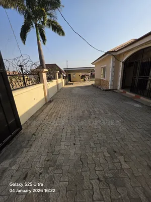 3bdrm Bungalow in Along Voice Of, Lugbe District for sale