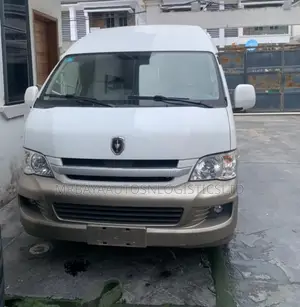 Toyota HiAce 2016 White