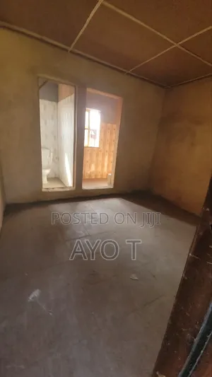 Studio Apartment in Bariga for rent