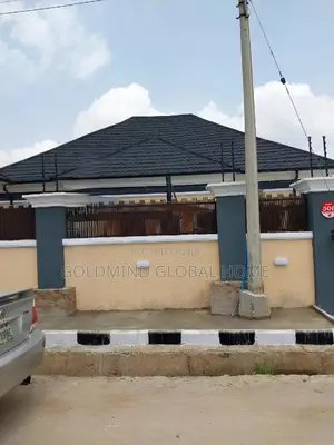 3bdrm Bungalow in Gwarinpa, Life Camp for sale