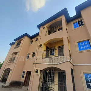 18bdrm Block of Flats in City Estate, Port-Harcourt for sale
