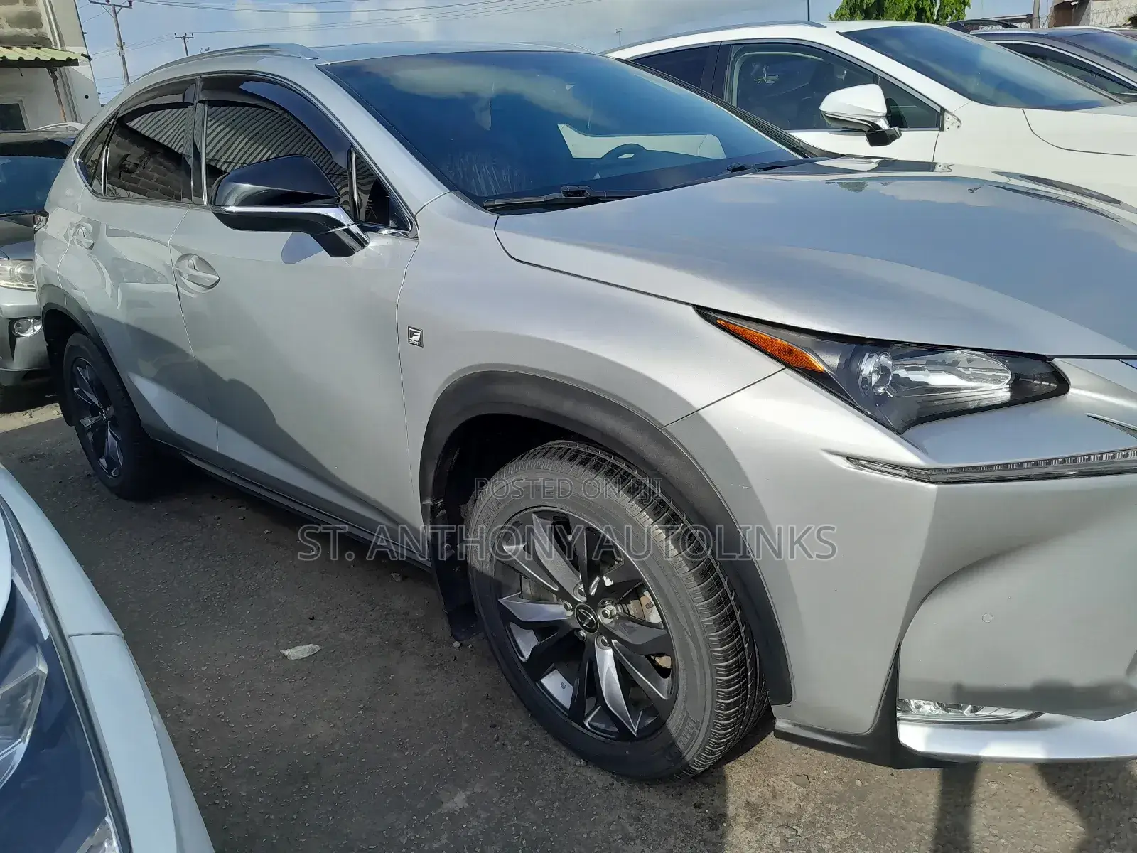 Lexus NX 300h AWD 2018 Silver