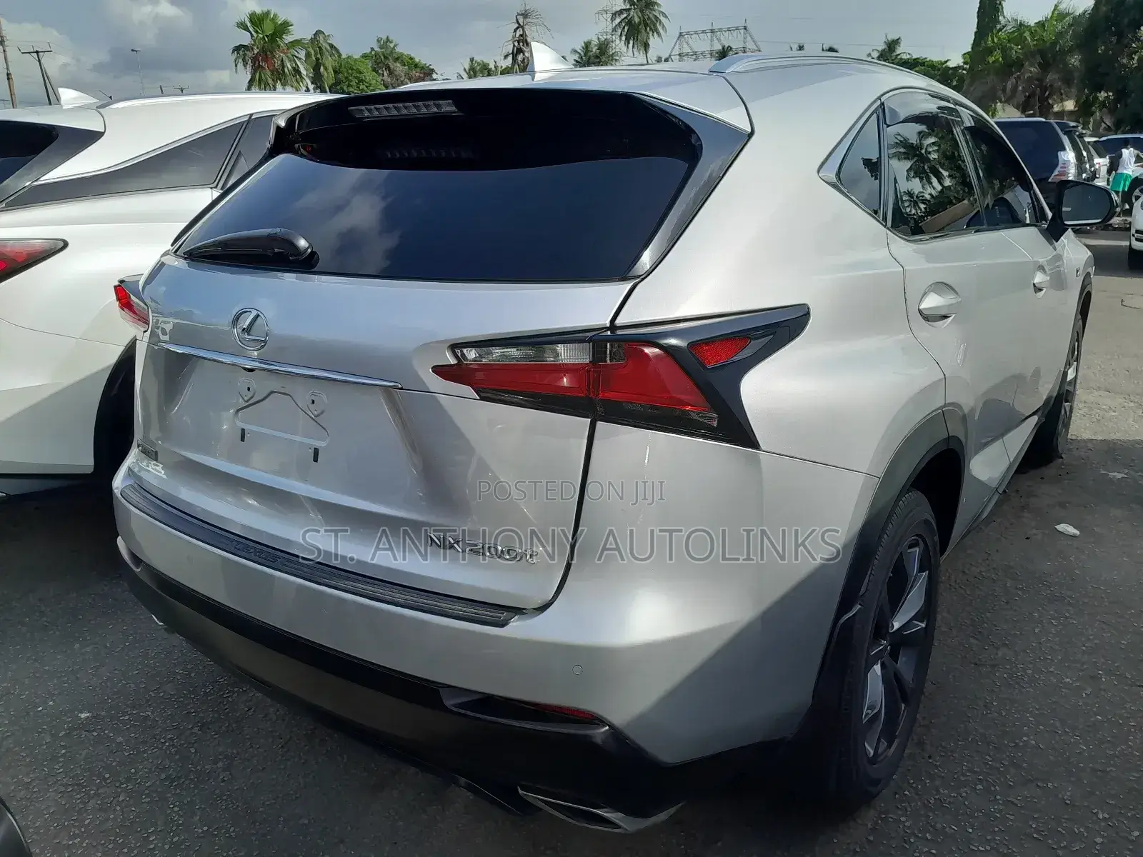 Lexus NX 300h AWD 2018 Silver