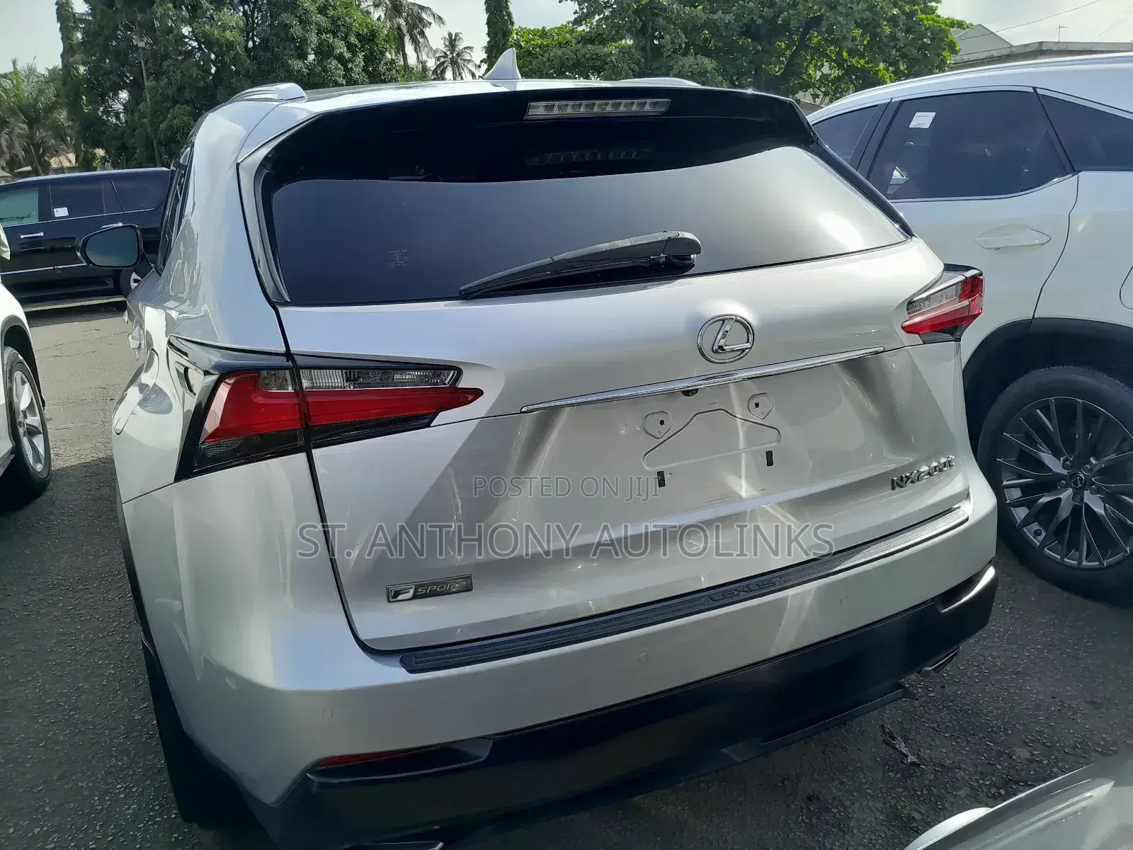 Lexus NX 300h AWD 2018 Silver
