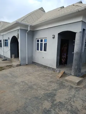 3bdrm Bungalow in Iyana Ajia, Iwo Road for rent